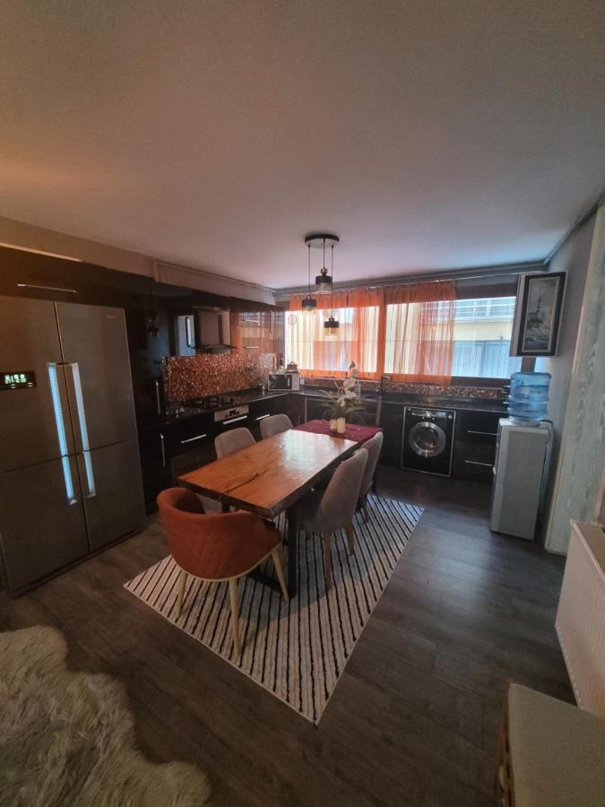 Hayat Apartman Apartment Izmir Exterior photo